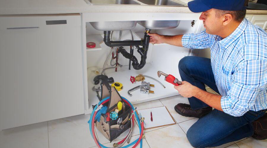 Expert burst pipe repair services in Hooks, TX